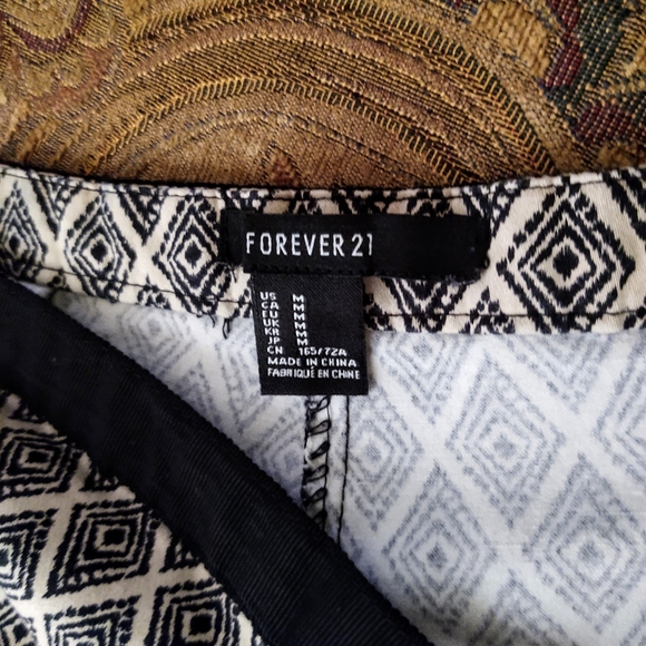 F21 pants. Size M. - Picture 9 of 10